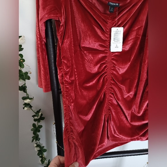 NWT Torrid Velvet top sz 2x - Picture 3 of 11